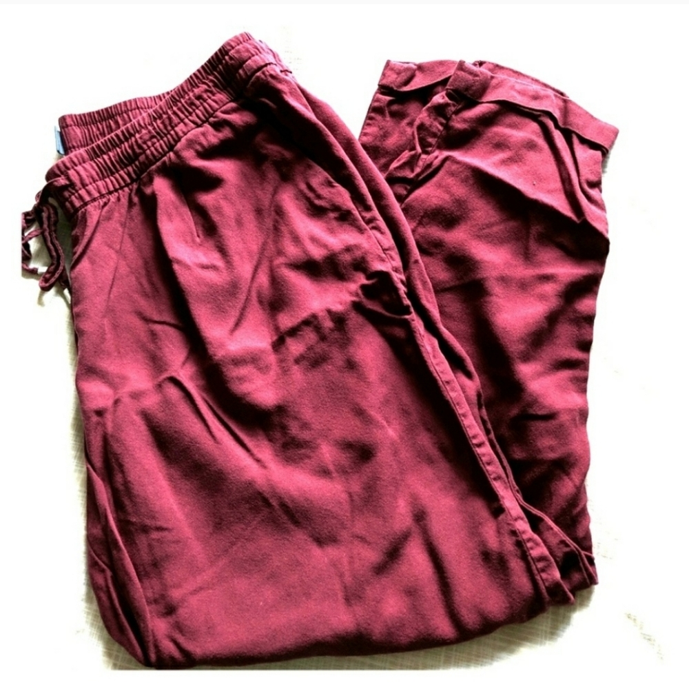 Old Navy cropped maroon soft pants